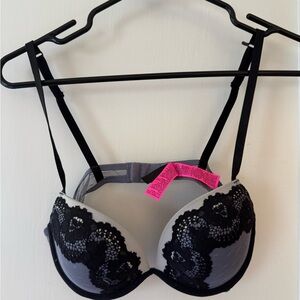 La SENZA Black and Gray Lace Bra